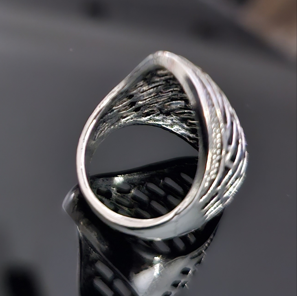 Fabulous Impressive Big Silver Ring - Picture 2 of 4
